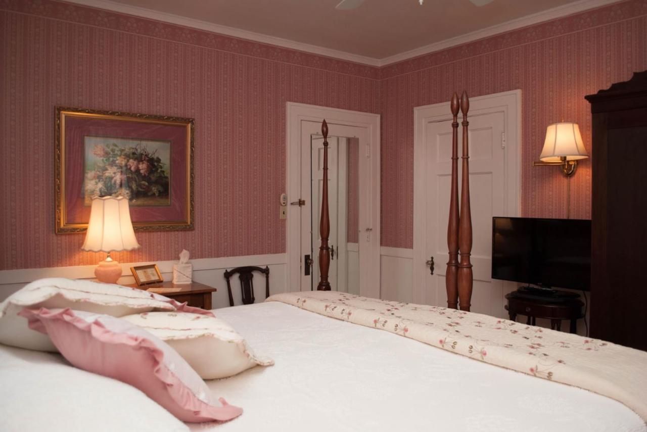 Colonial Capital B&B Вильямсбург Экстерьер фото