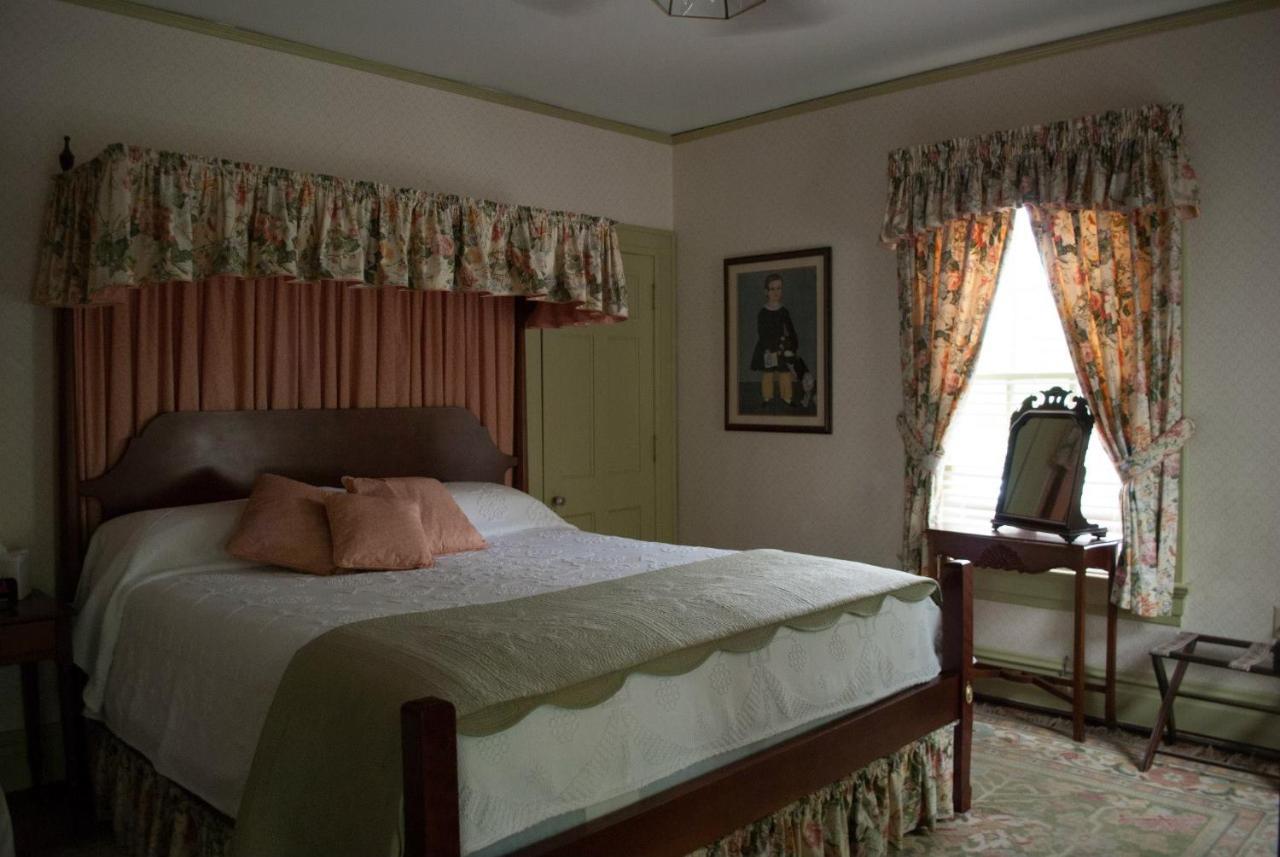 Colonial Capital B&B Вильямсбург Экстерьер фото