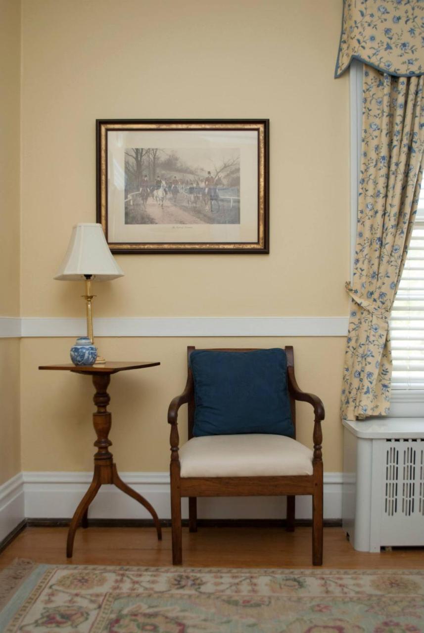 Colonial Capital B&B Вильямсбург Экстерьер фото